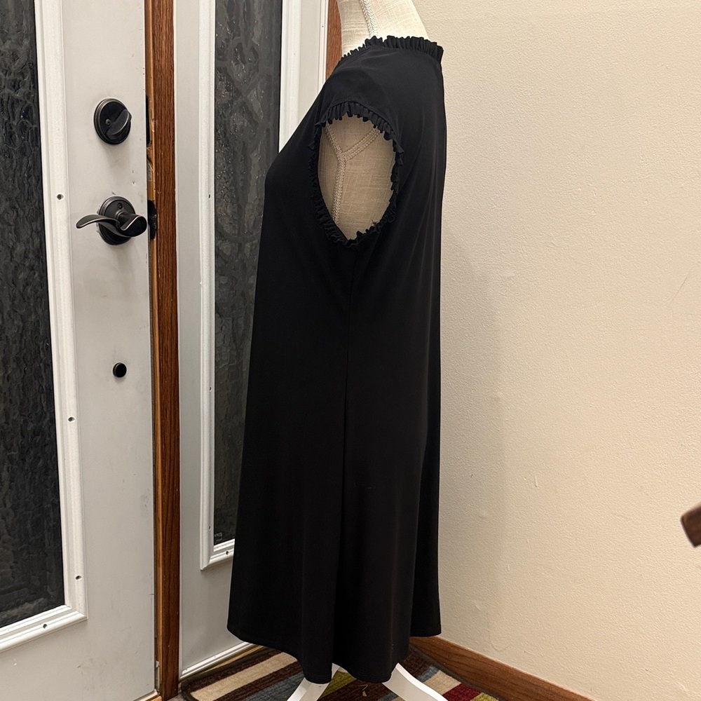 Chic Black Ruffle Sleeve Midi Dress - Picture 5 of 8